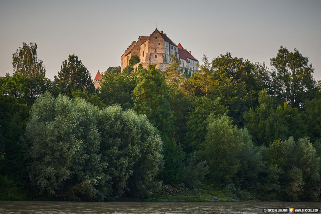 A_BR_Hochburg-Ach_Wanghausen Salzach Burg Burghausen (Dirschl Johann)_bea