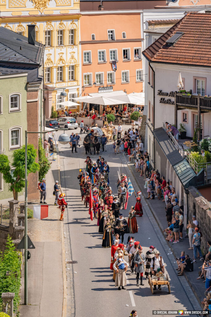D_AÖ_Burghausen_Burgfest 2023 Einzug (Dirschl Johann)_DSC00002