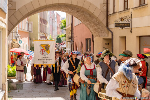 D_AÖ_Burghausen_Burgfest 2023 Einzug (Dirschl Johann)_DSC09943