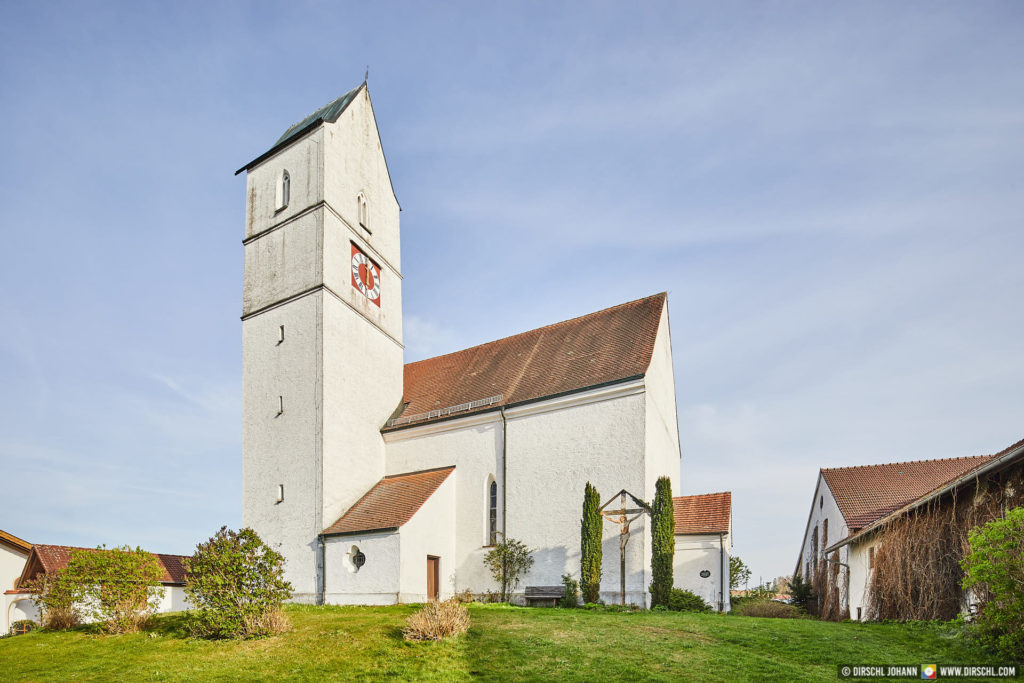 D_AÖ_Reischach_Ecking Kirche Außen (Dirschl Johann)_IT6A7825
