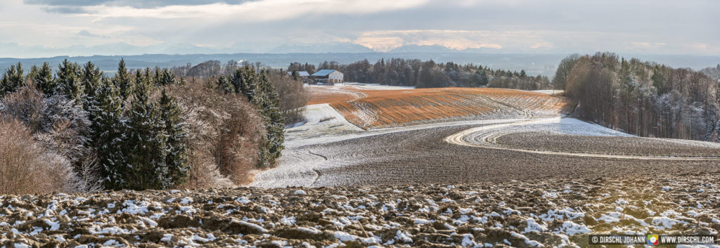 D_AÖ_Reischach_Friesing Aussicht Winter Landschaft (Dirschl Johann)_LE1A3775-Pano