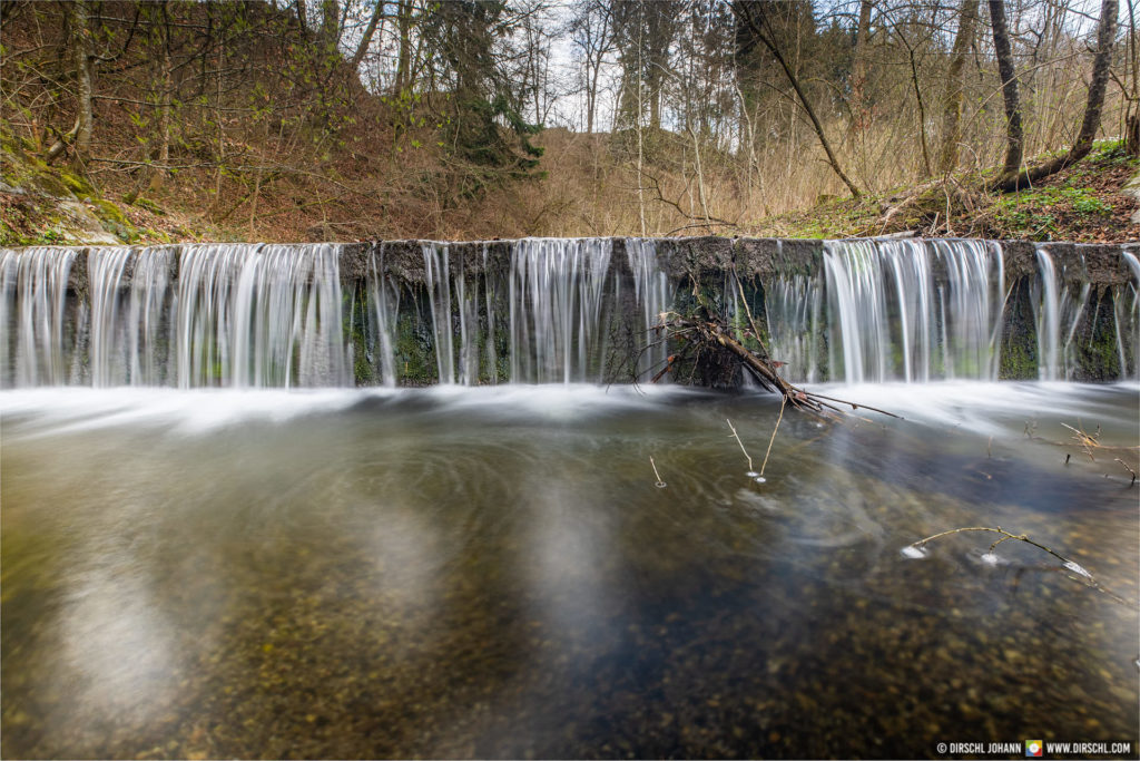 D_AÖ_Reischach_Hochmühl Rockersbach Wasserfall am Badesee (Dirschl Johann)_IT6A5004-HDR