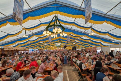 D_PA_Bad Griesbach_Karpfhamer Fest 2022 Bierzelt Karpfhamer Hütte (Dirschl Johann)_DSC02441