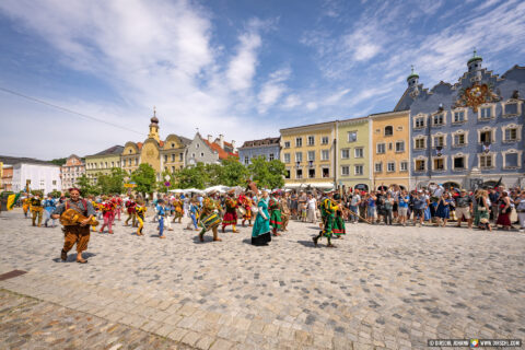 D_AÖ_Burghausen_Burgfest 2023 Einzug (Dirschl Johann)_DSC07306