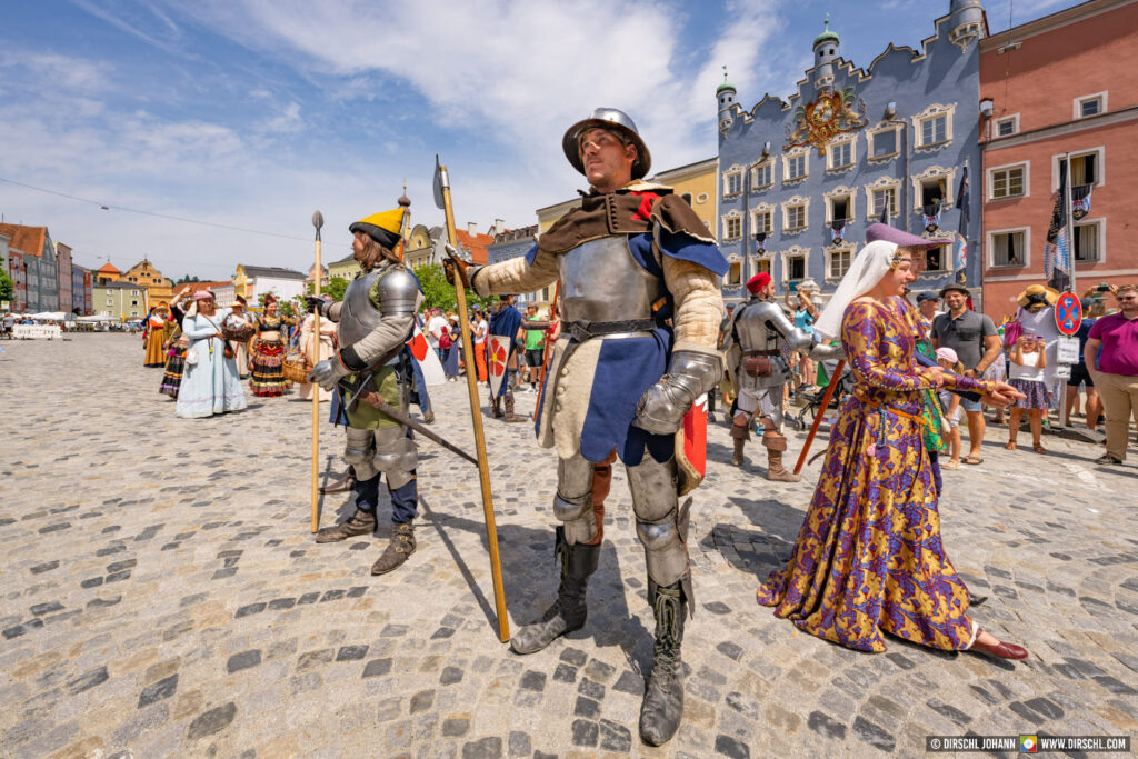 D_AÖ_Burghausen_Burgfest 2023 Einzug (Dirschl Johann)_DSC07310