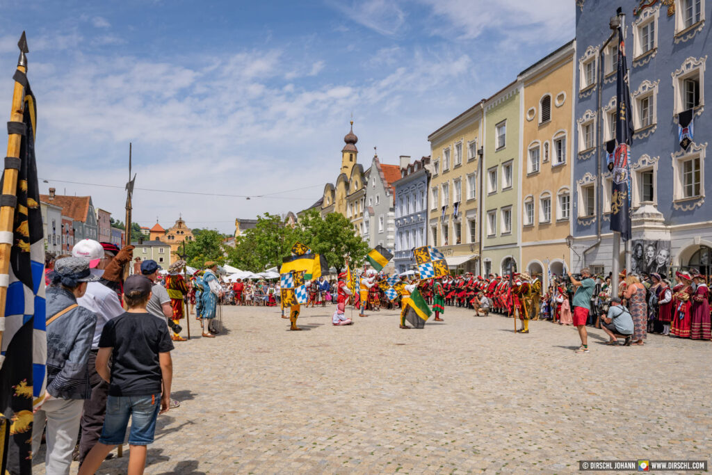 D_AÖ_Burghausen_Burgfest 2023 Einzug (Dirschl Johann)_DSC07327