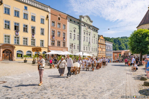 D_AÖ_Burghausen_Burgfest 2023 Einzug (Dirschl Johann)_DSC07377