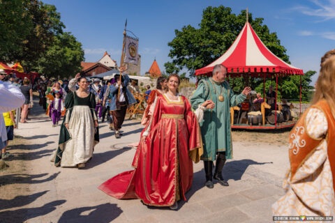 D_AÖ_Burghausen_Burgfest 2023 Einzug (Dirschl Johann)_DSC07393