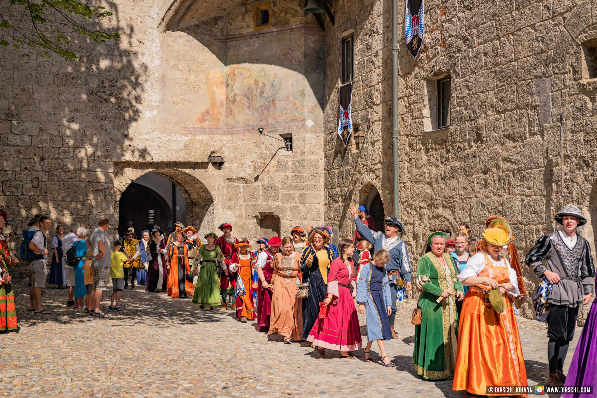 D_AÖ_Burghausen_Burgfest 2023 Einzug (Dirschl Johann)_DSC07405