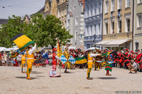 D_AÖ_Burghausen_Burgfest 2023 Einzug (Dirschl Johann)_DSC09902