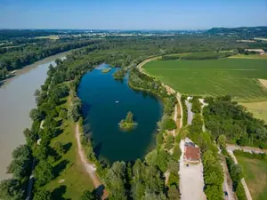 Peracher Badesee Luftbild: Perach, Oberbayern, Inn-Salzach