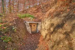 Burgstall Ausgang am Schlossberg Herbst, Julbach, Rottal-Inn