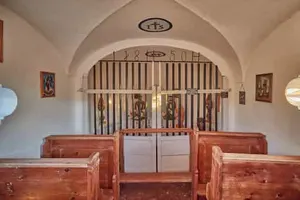 Kapelle an der Tanner Straße nach Schildthurn, Niederbayern.
