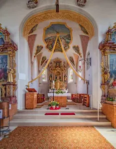 Pfarrkirche St. Peter und Paul, Altar, Erlbach, Altötting