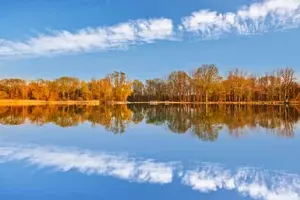 Spiegelung Wolken am Inn bei Perach, Oberbayern, Inn-Salzach